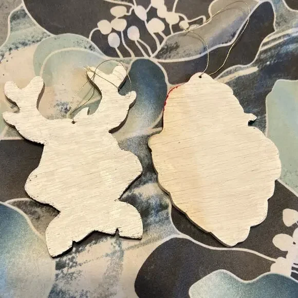 Set of 2  Reindeer and Santa wooden hanging ornaments - Picture 3 of 5